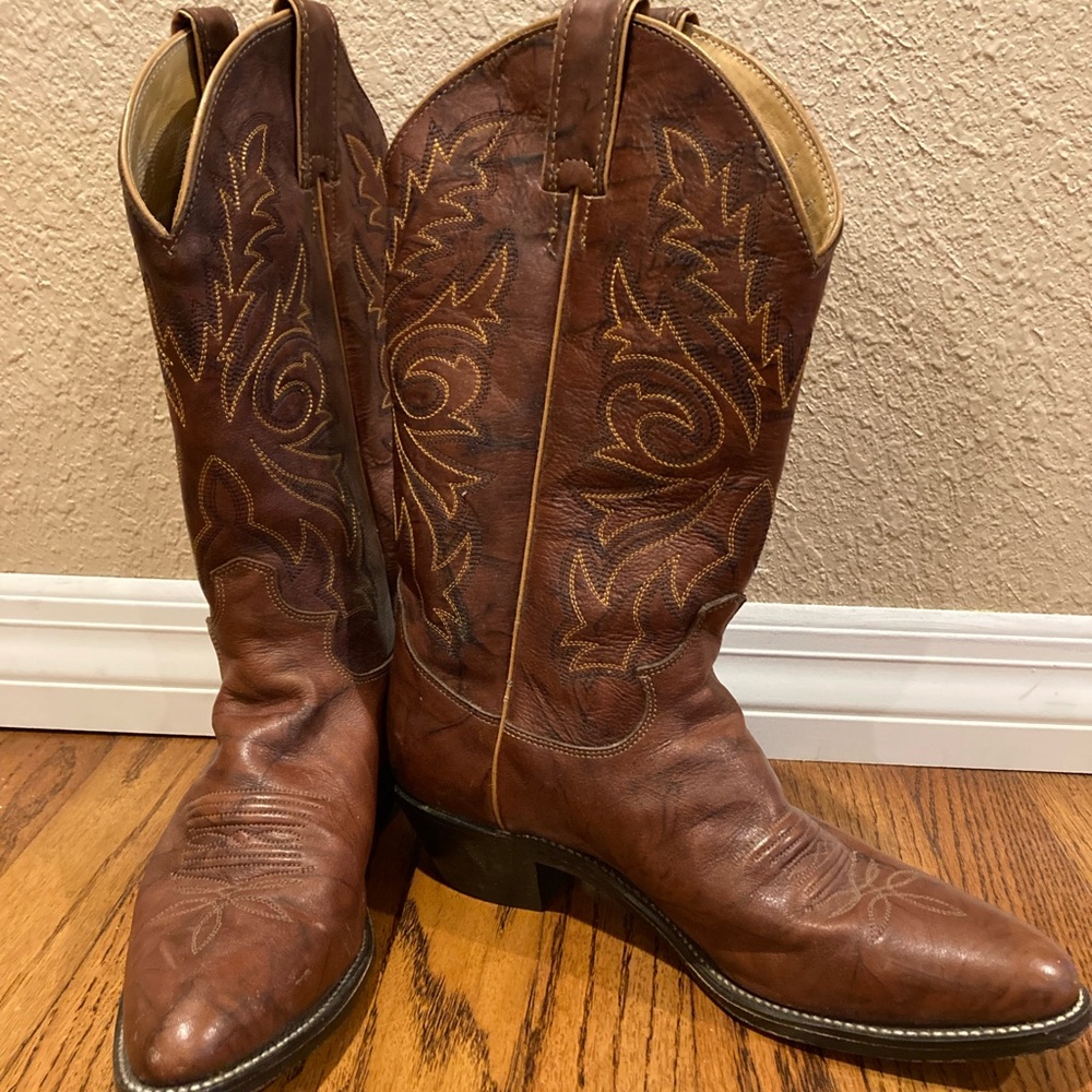 Justin’s cowboy cowgirl boots size 9B